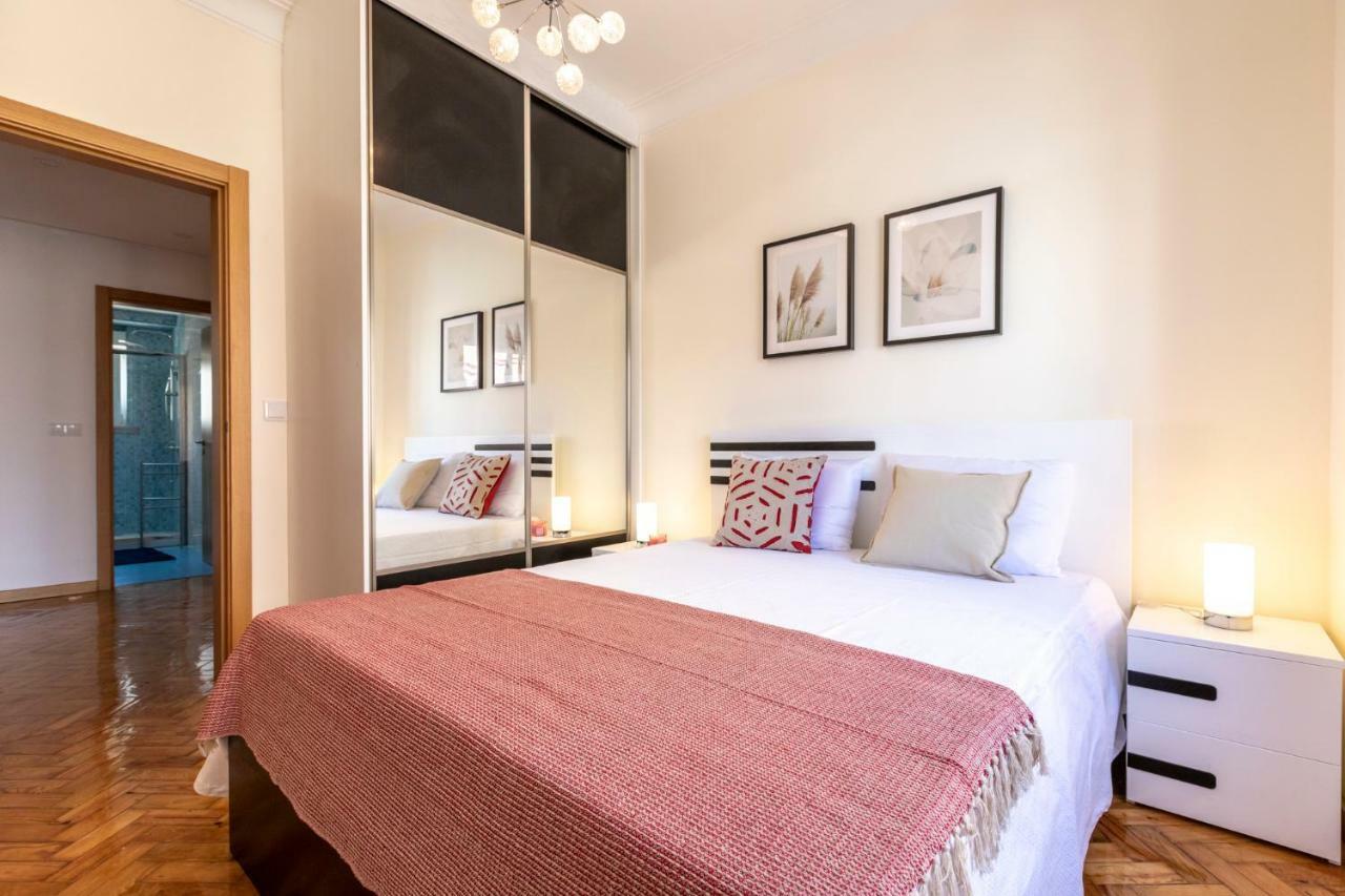 Like-Home-T3 Apt-Campolide, Near Amoreiras Mall Lissabon Buitenkant foto